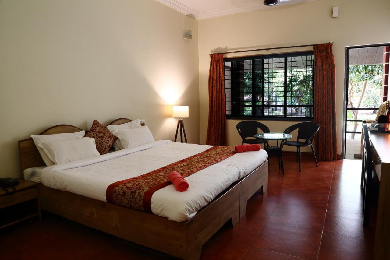 Pinewood Resort Karjat Exterior foto