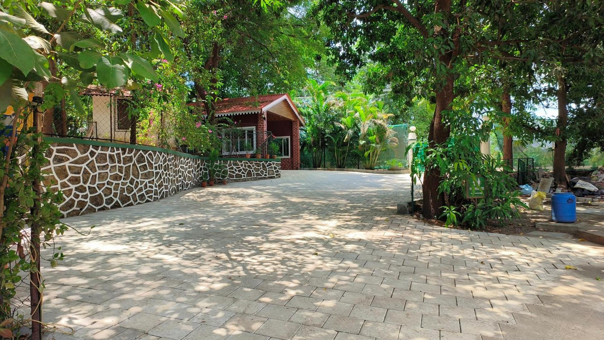 Pinewood Resort Karjat Exterior foto